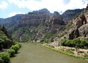 river in Colorado with rocky cliffsides